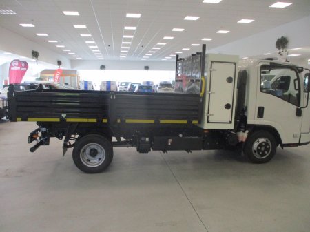 2026 Isuzu NPR - photo 5