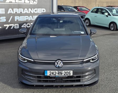 2024 Volkswagen Golf - photo 2