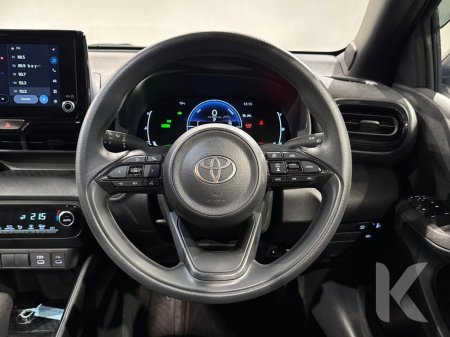 2025 Toyota Yaris - photo 13
