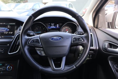2016 Ford Focus - photo 20