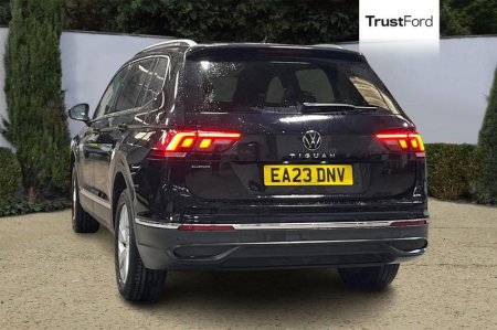 2023 Volkswagen Tiguan Allspace - photo 2
