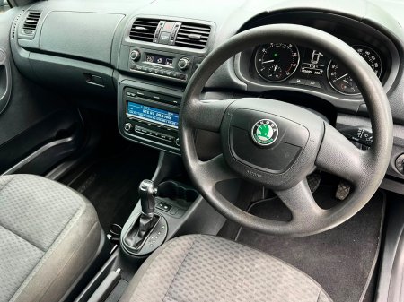 2012 Skoda Fabia - photo 2