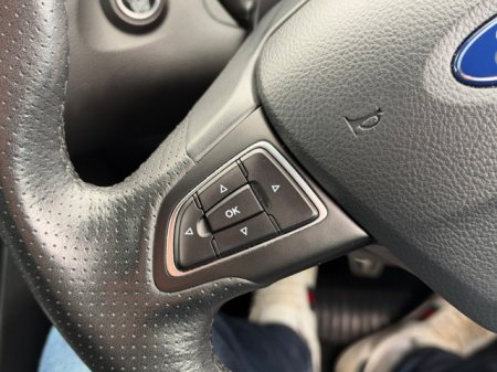 2016 Ford Focus - photo 20