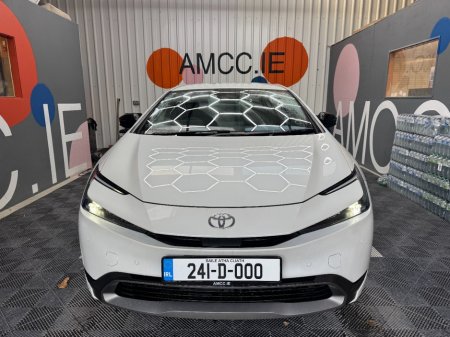 2024 Toyota Prius - photo 2