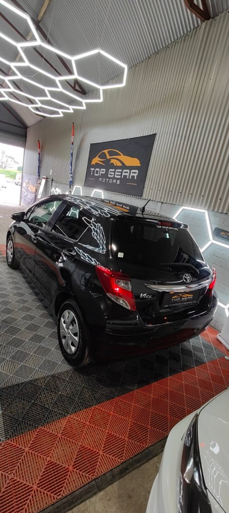 2014 Toyota Vitz - photo 29