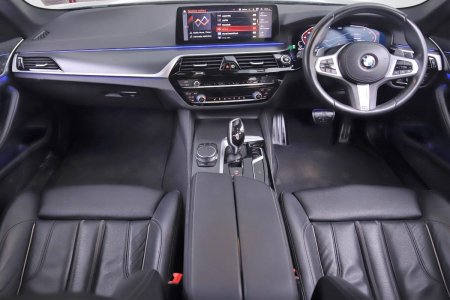 2023 BMW 5-Series - photo 14