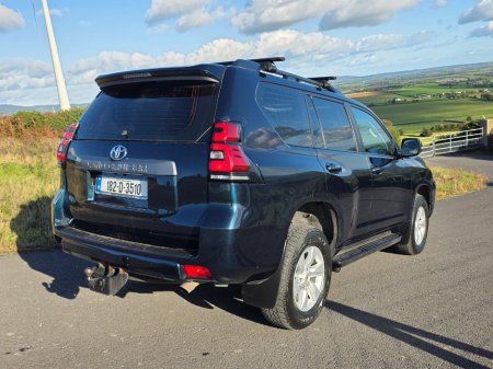 2018 Toyota Land Cruiser - photo 3
