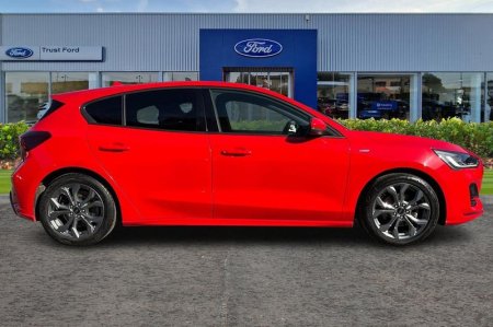 2023 Ford Focus - photo 3