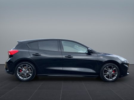 2022 Ford Focus - photo 2