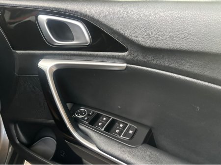 2023 Kia XCeed - photo 6