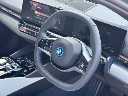 2025 BMW i5 - photo 14
