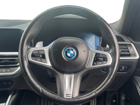 2022 BMW 3-Series - photo 16