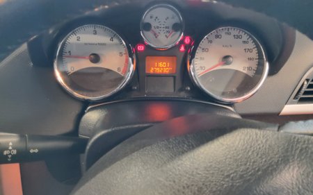 2012 Peugeot 207 - photo 12
