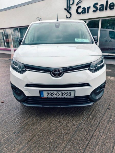 2023 Toyota Proace - photo 2