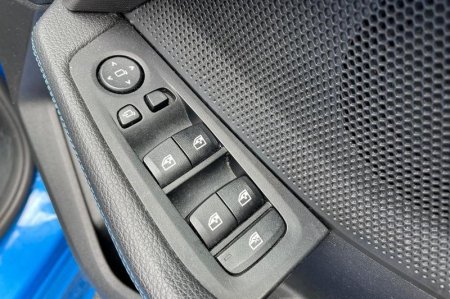 2023 BMW 1-Series - photo 16