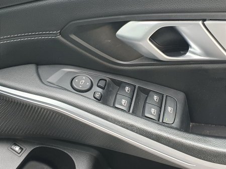 2023 BMW 3-Series - photo 22