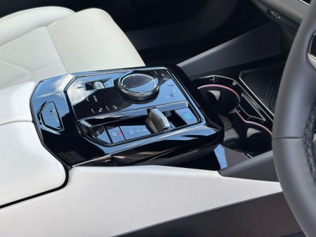 2025 BMW i5 - photo 15