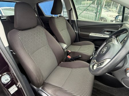 2016 Toyota Vitz - photo 11