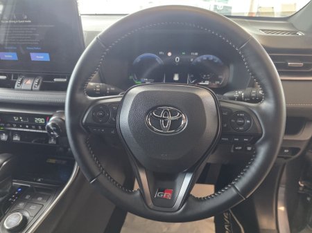 2025 Toyota RAV4 - photo 10