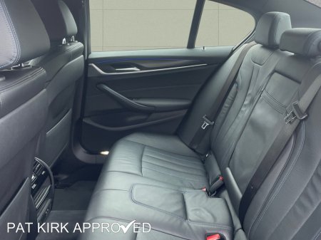 2023 BMW 5-Series - photo 11