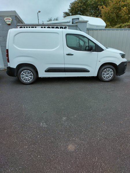 2021 Peugeot Partner