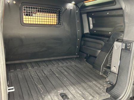 2025 Land Rover Defender - photo 18