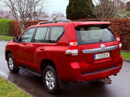 2017 Toyota Land Cruiser - photo 2