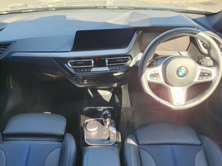 2024 BMW 1-Series - photo 4