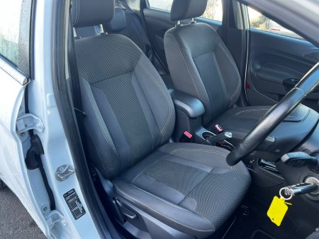 2016 Ford Fiesta - photo 10