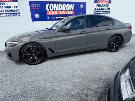 2022 BMW 5-Series - photo 2