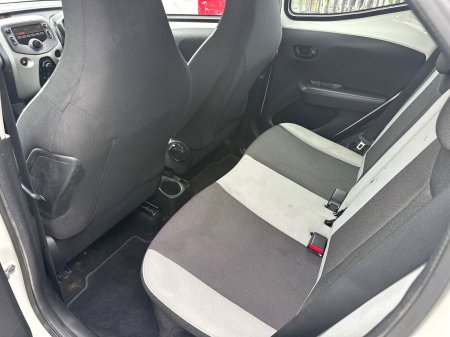 2016 Toyota Aygo - photo 24