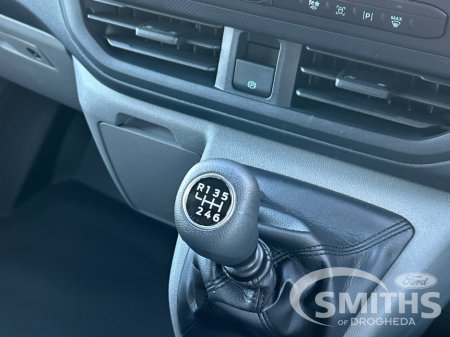 2026 Ford Transit Custom - photo 17