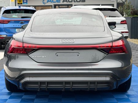 2022 Audi e-tron GT quattro - photo 11