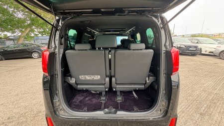 2023 Toyota Alphard - photo 11