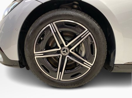 2025 Mercedes-Benz EQE - photo 7