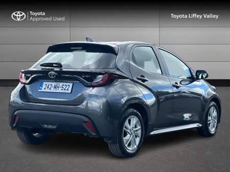 2024 Toyota Yaris - photo 2