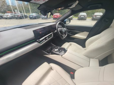 2024 BMW 5-Series - photo 7