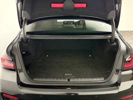 2022 BMW 5-Series - photo 15