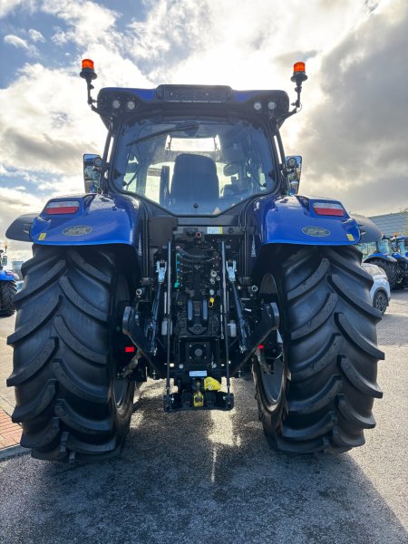 0 New Holland T7.225 - photo 4