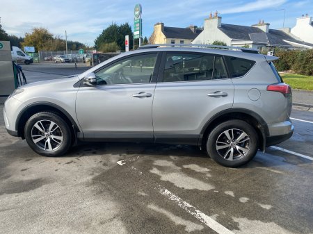 2017 Toyota RAV4 - photo 5