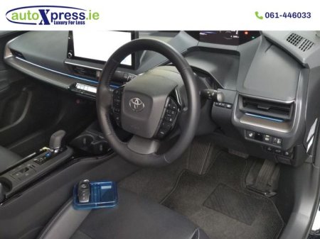2023 Toyota Prius - photo 2