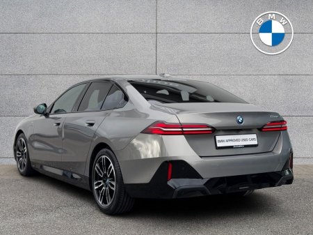 2024 BMW 5-Series - photo 2