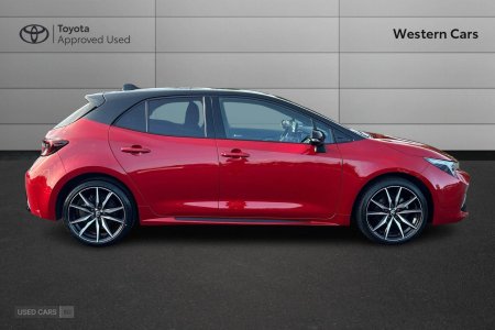 2025 Toyota Corolla - photo 16