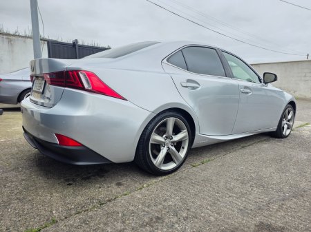2017 Lexus IS - photo 7