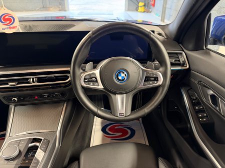 2023 BMW 3-Series - photo 16