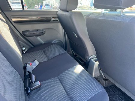 2010 Suzuki Swift - photo 14