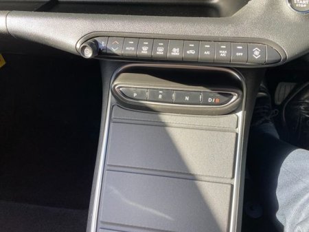 2025 Jeep Avenger - photo 24