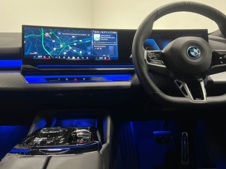 2025 BMW i5 - photo 5