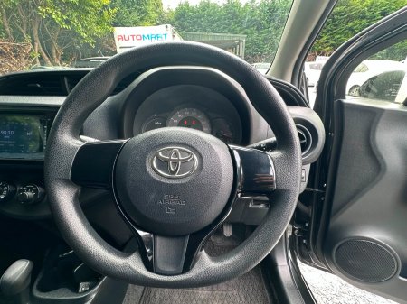 2018 Toyota Vitz - photo 8
