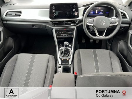 2025 Volkswagen T-Roc - photo 2
